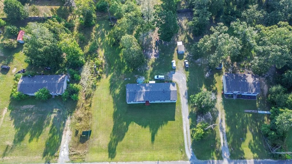 184 Luther Lane, Frierson