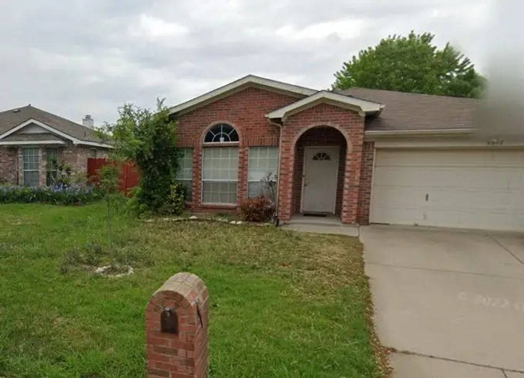 4017 Staghorn Circle N, Fort Worth