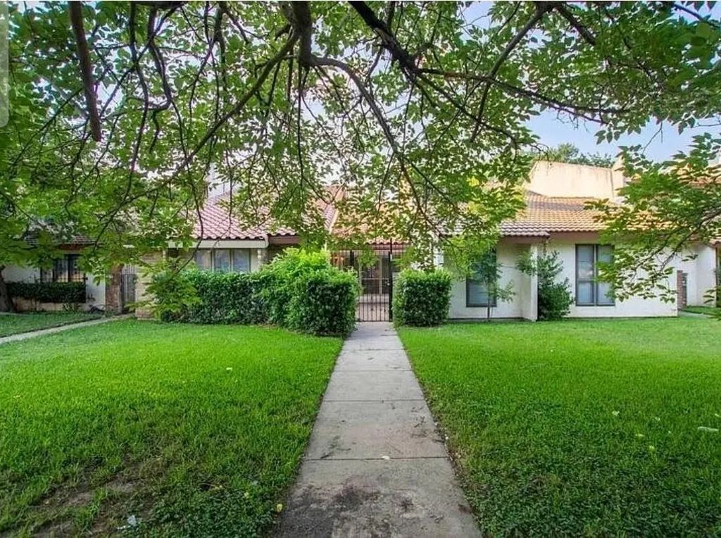 817 W Rochelle Road, Irving