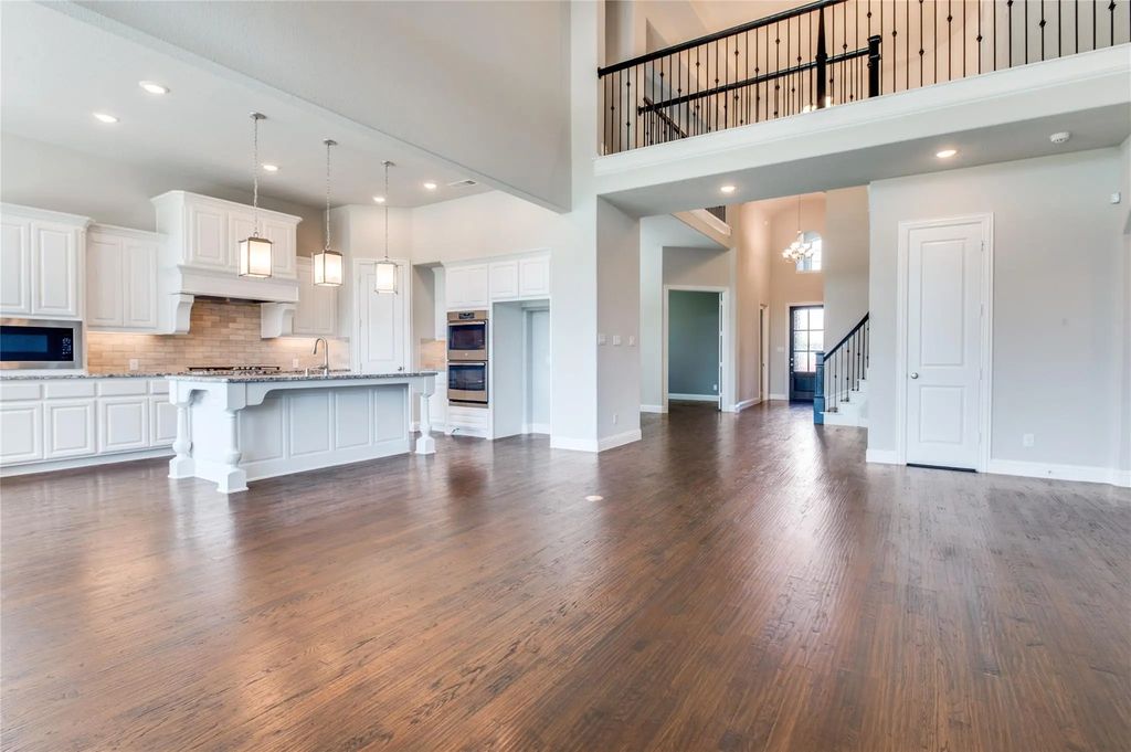 10813 Sycamore Falls Drive, Flower Mound