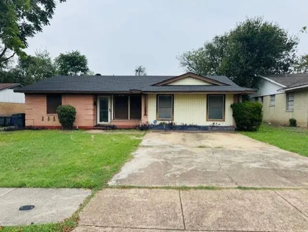 7411 Greenspan Avenue, Dallas