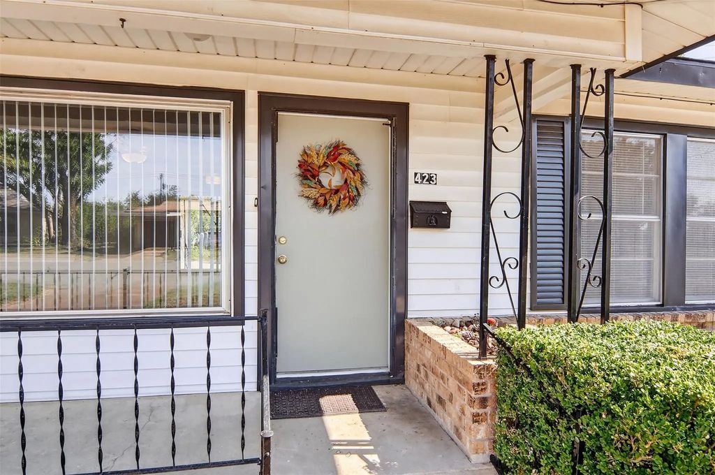 423 Live Oak Lane, Weatherford