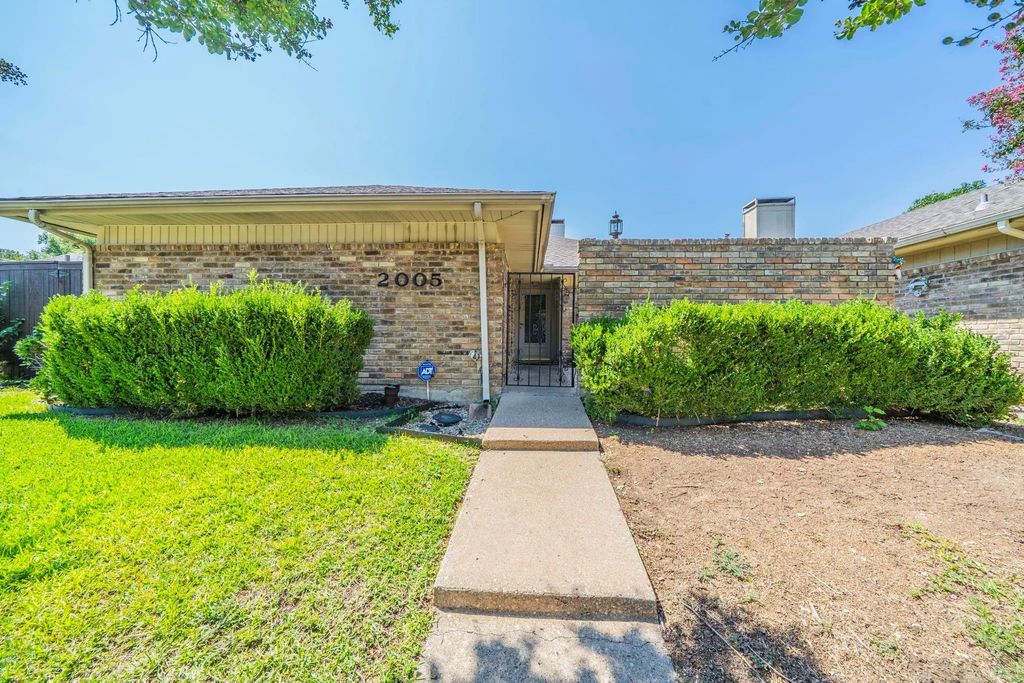 2005 Whippoorwill Lane, Carrollton