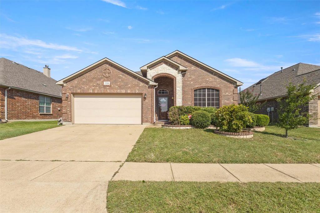 7709 Black Willow Lane, Arlington