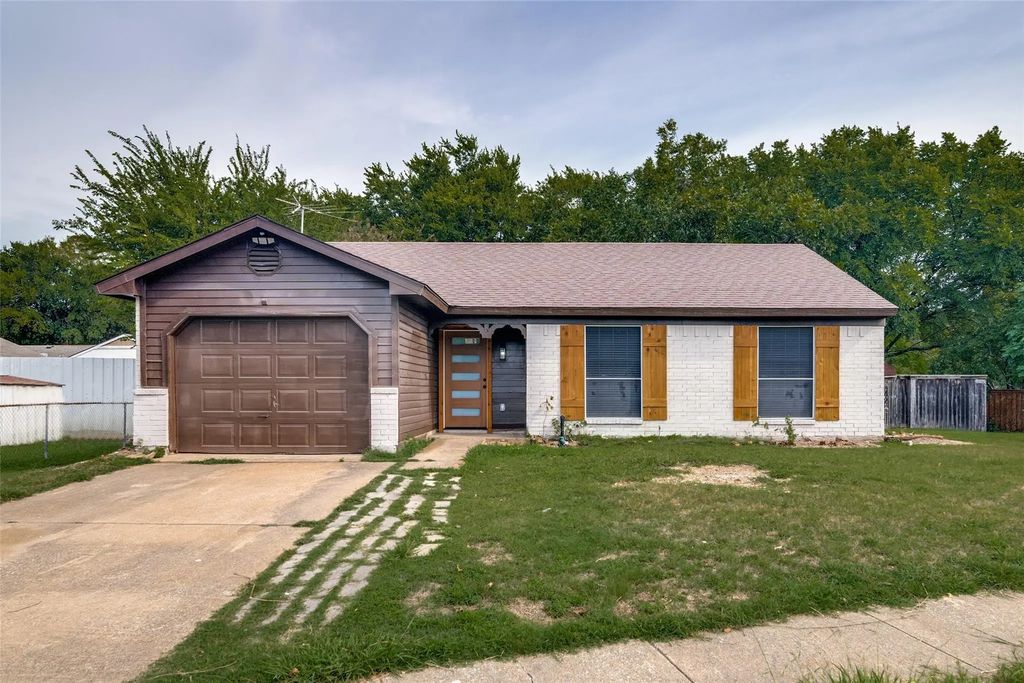 6815 Umphress Road, Dallas