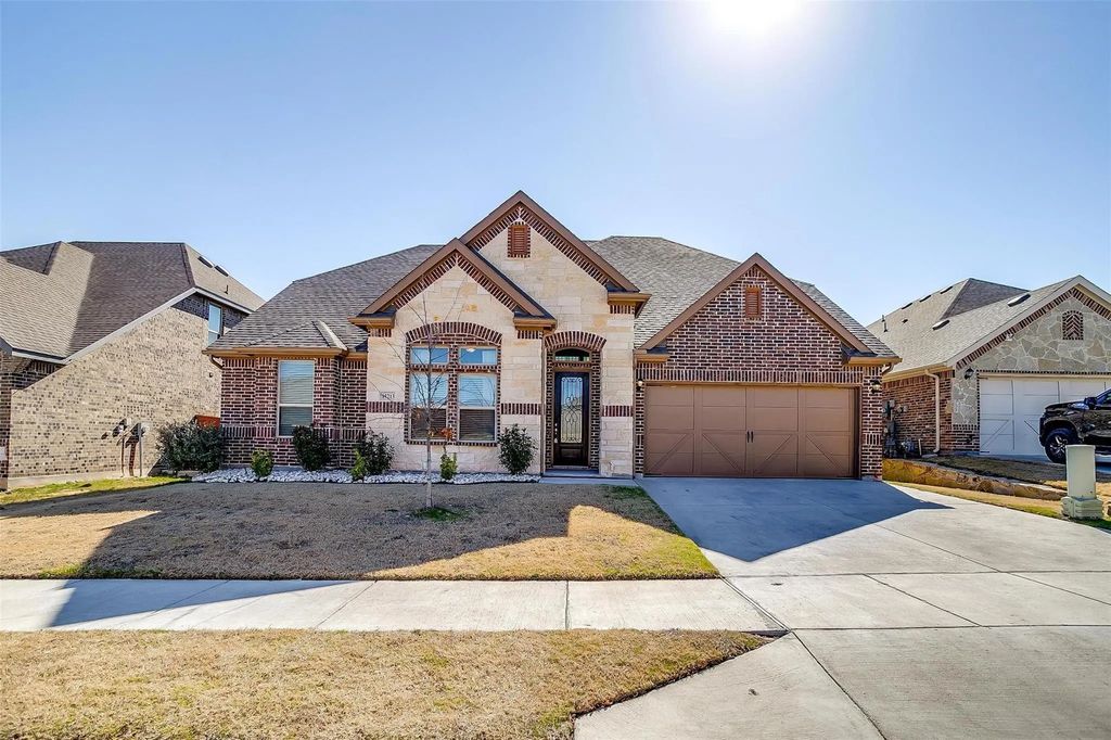 15213 Belclaire Avenue, Aledo