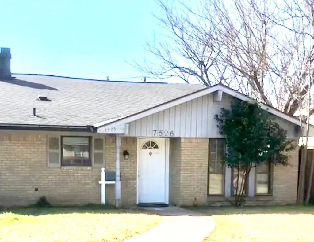 7526 Thistle Lane, Dallas