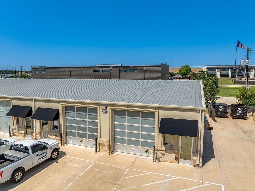 5761 Park Vista Circle 217 & 221, Fort Worth
