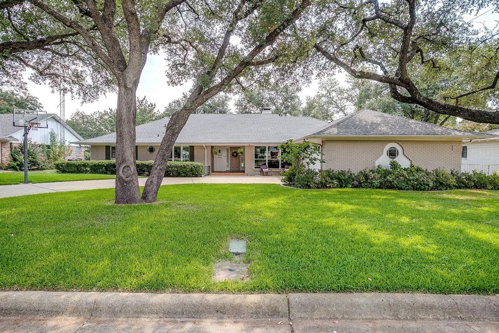 4333 Lanark Avenue, Fort Worth