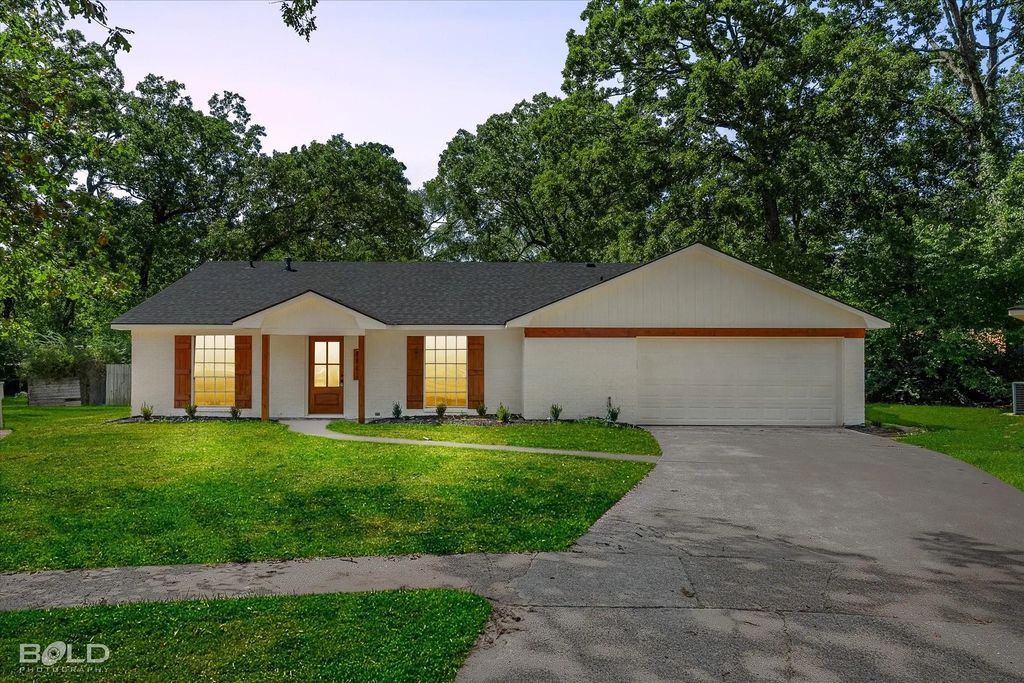 8802 Kensington Drive, Shreveport