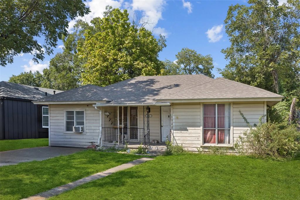 1922 Fort Worth Street, Grand Prairie