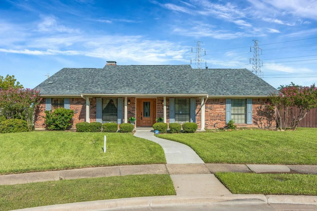 2101 Hunters Ridge, Carrollton
