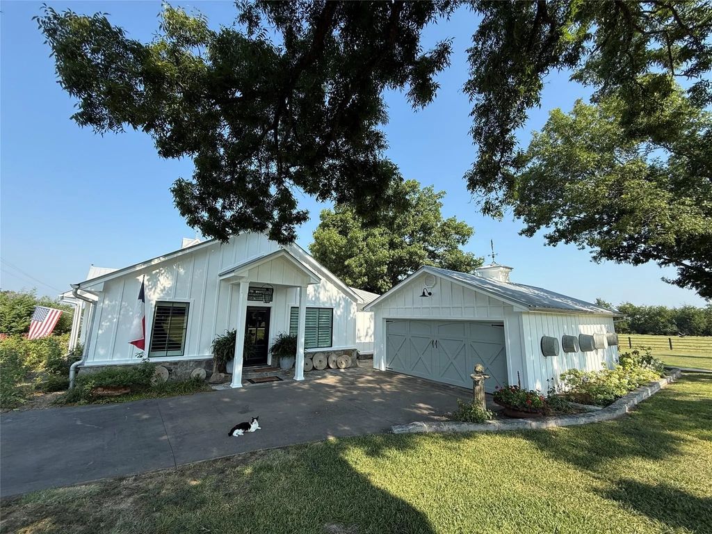 1819-2 Main Street, Sulphur Springs