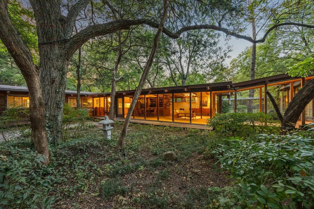 8924 Capri Drive, Dallas
