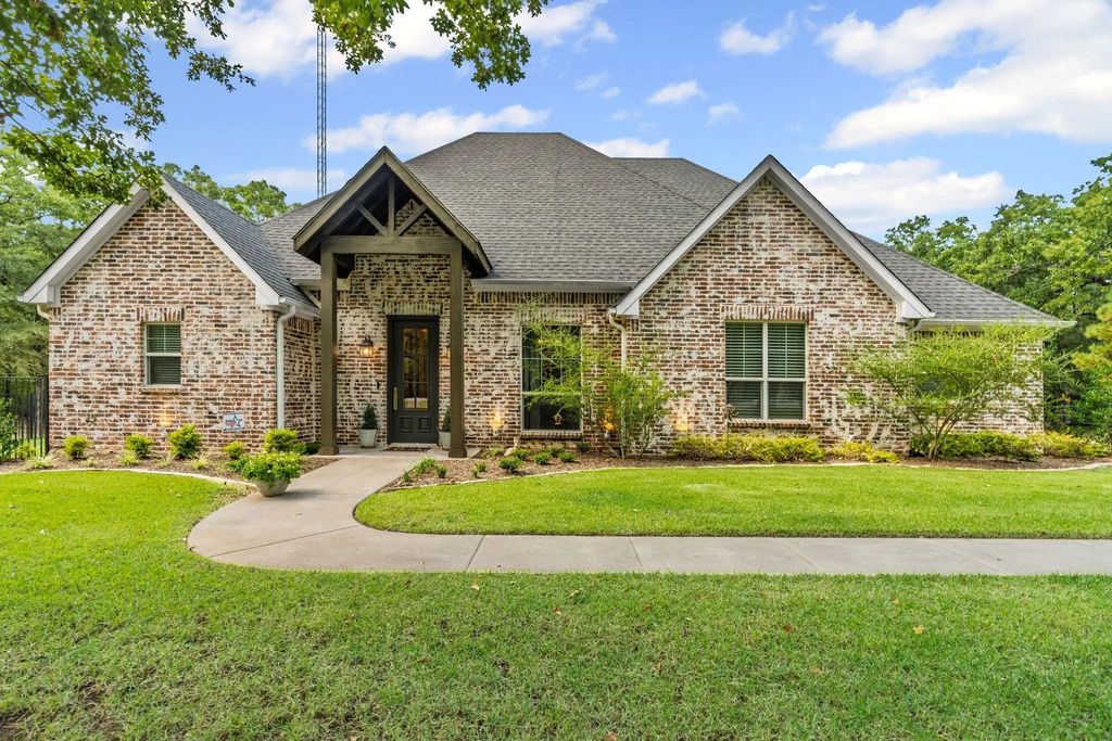 1211 Cedar Oaks Trail, Greenville