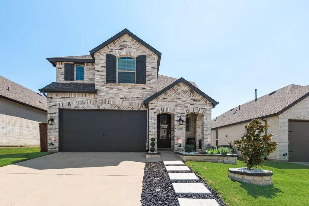 2451 Brightling Bend, Forney