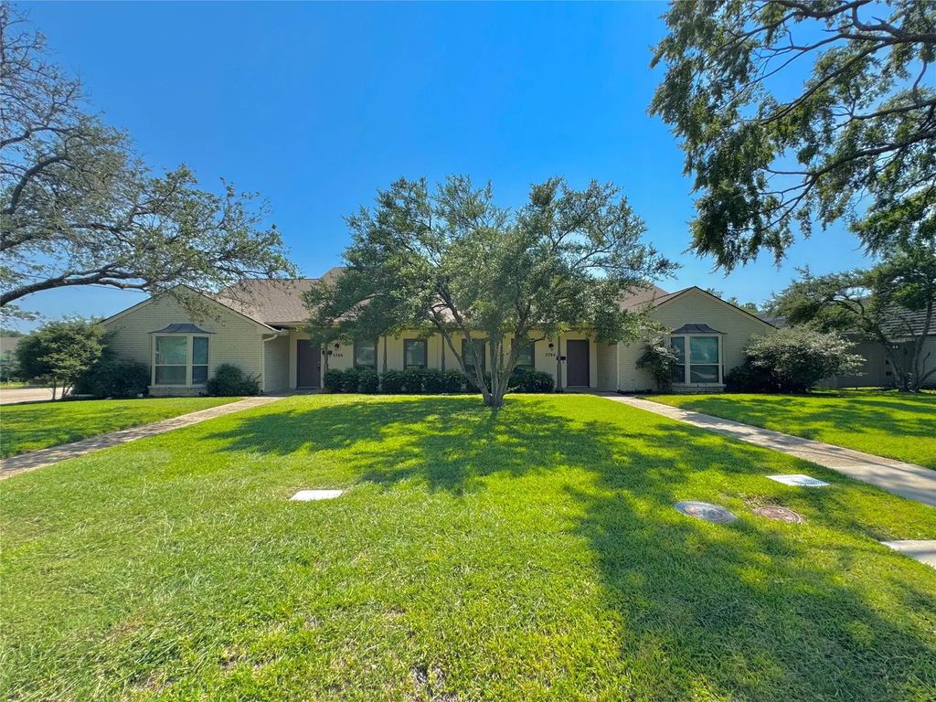 3784 Weeburn Drive, Dallas
