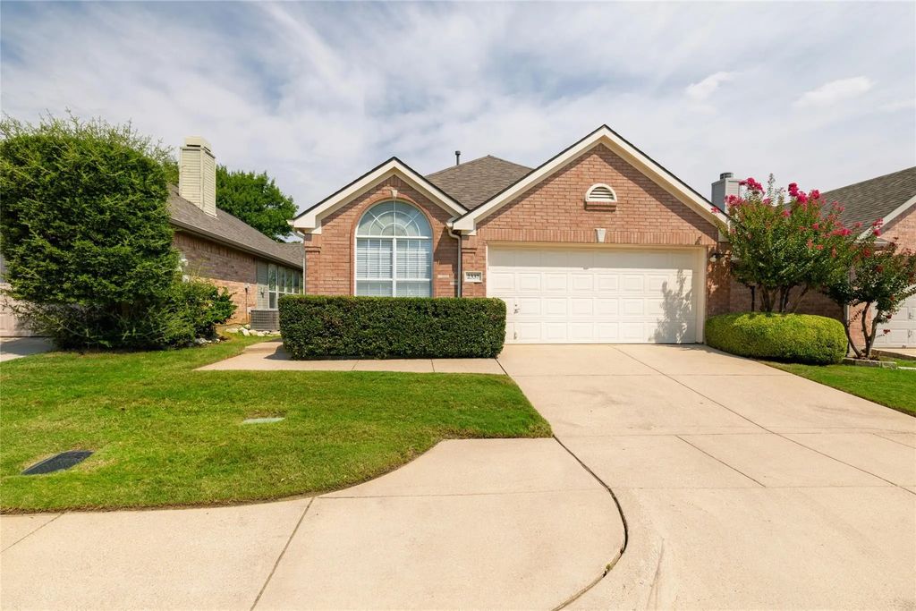 2337 Leafy Glen Court, Bedford