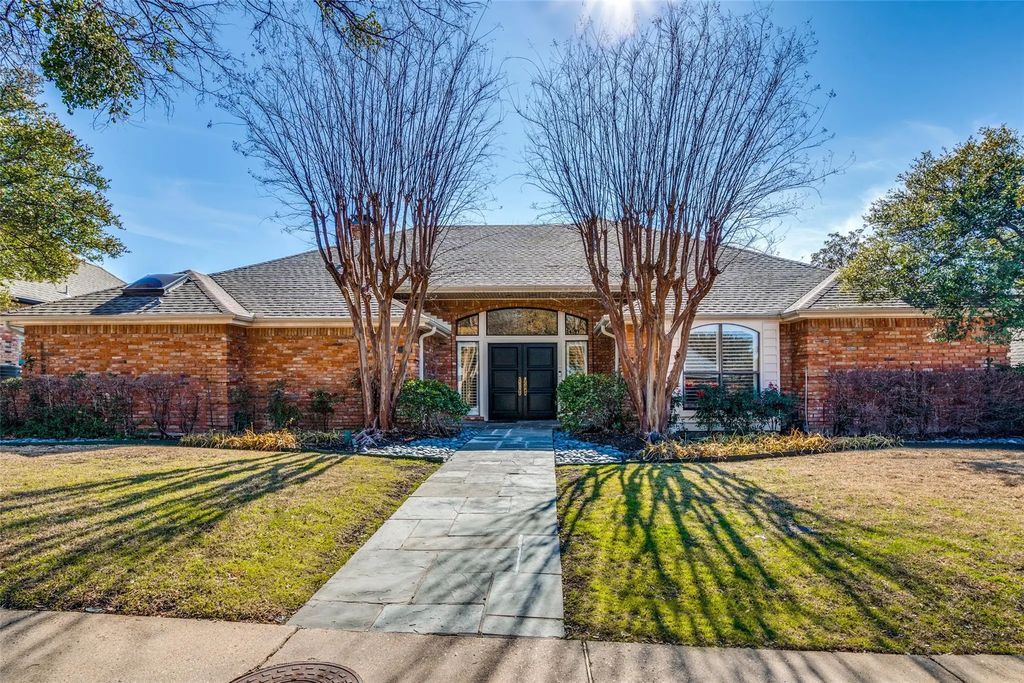 5828 Fallsview Lane, Dallas