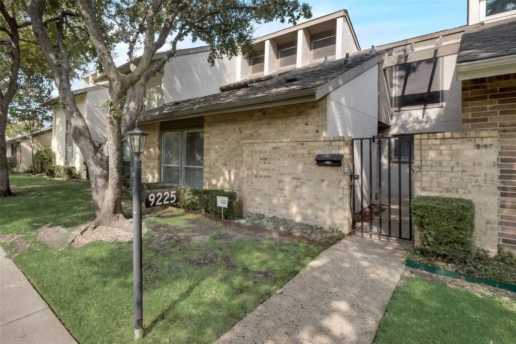 9225 Flickering Shadow Drive, Dallas