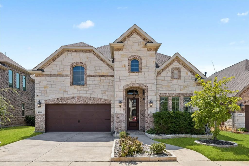 2303 Mcmullin Drive, Euless