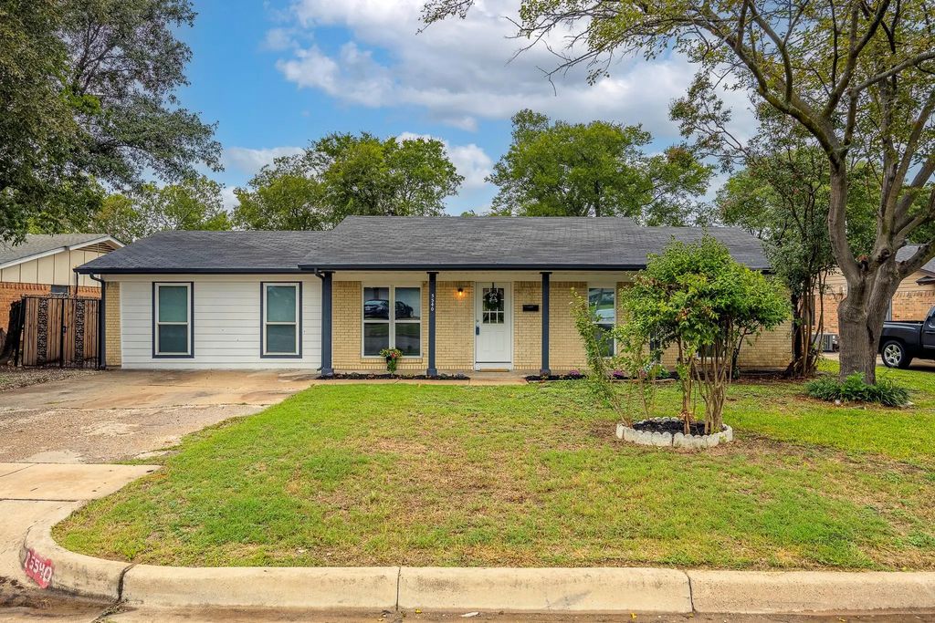 5540 De Cory Road, Fort Worth