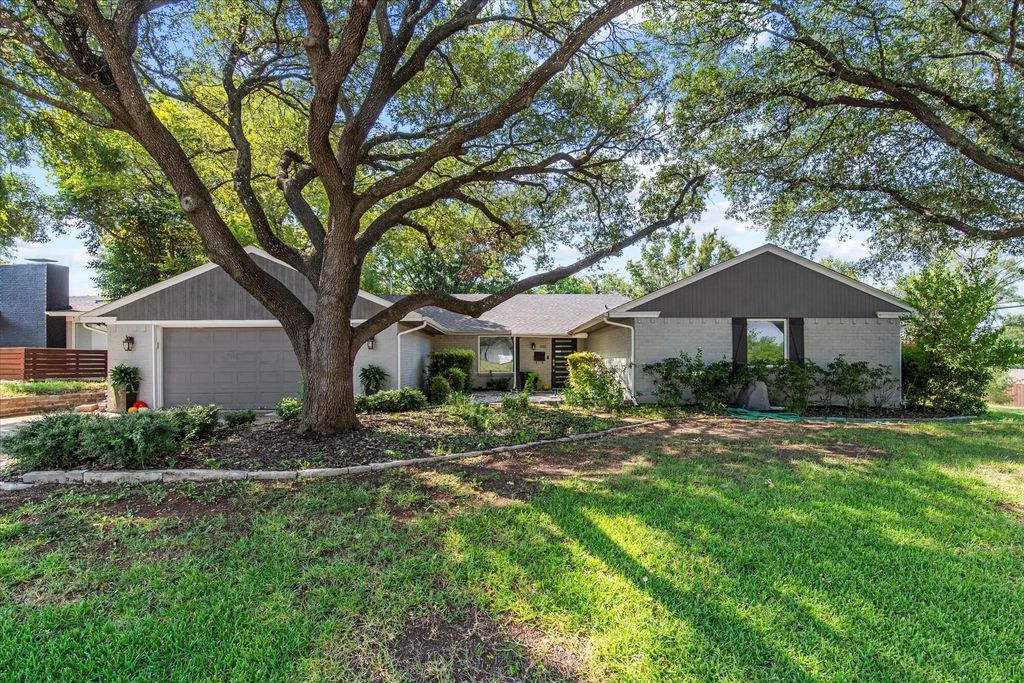 3708 Crown Shore Drive, Dallas