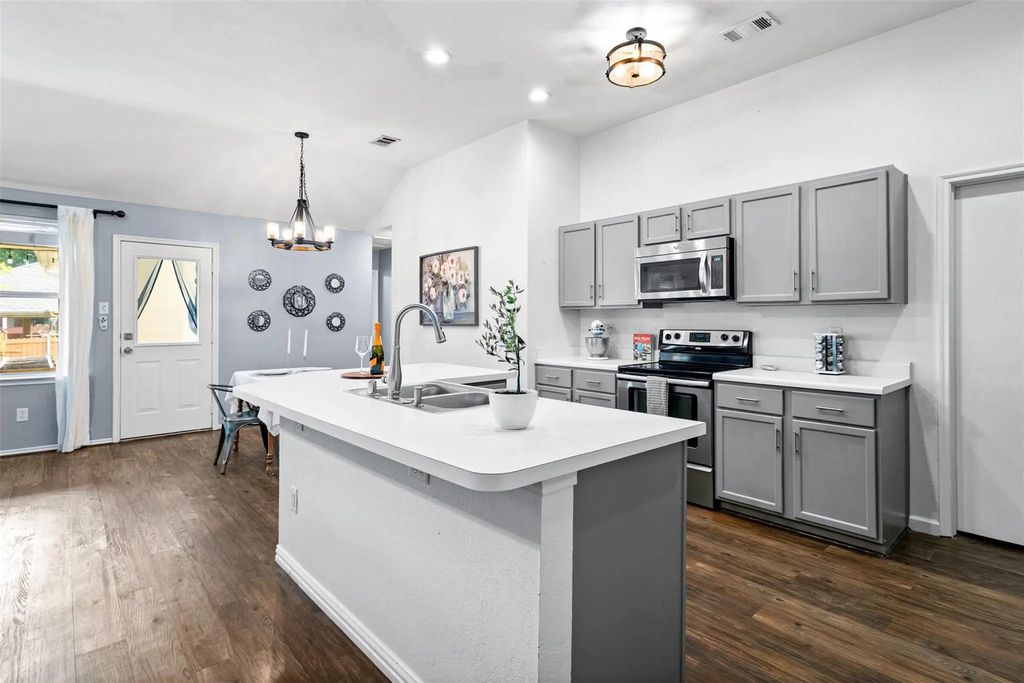 13240 Elmhurst Drive, Fort Worth
