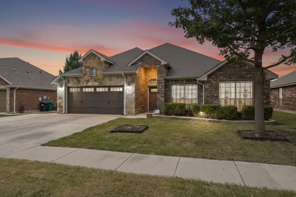 305 Mckamy Boulevard, Denton