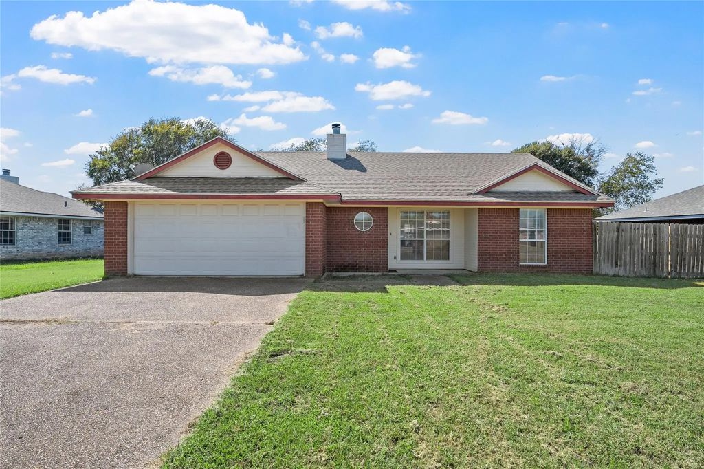 1310 Saratoga, Bellmead