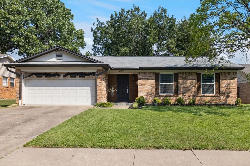 2129 Versailles Drive, Carrollton