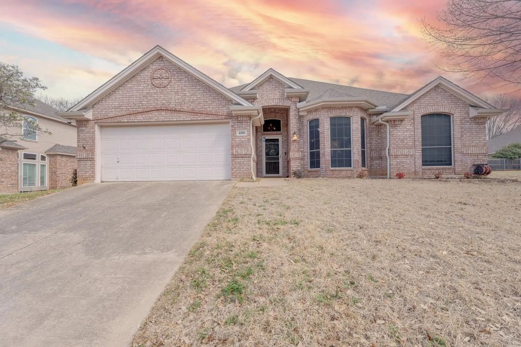 409 Bryce Lane, Arlington