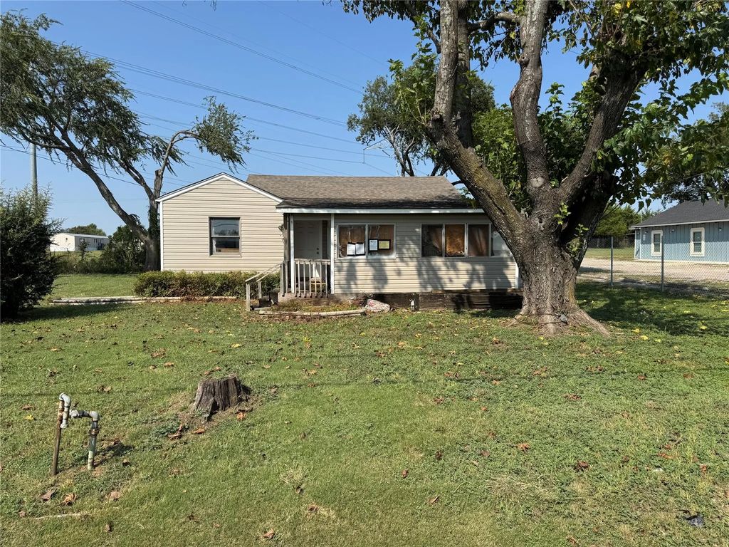 1415 S Hampton Road, DeSoto