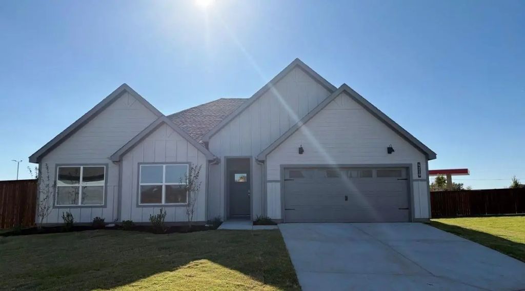 4219 Cornerstone Circle, Granbury