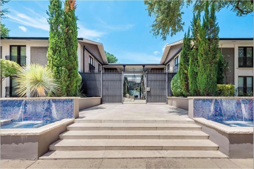 10211 Regal Oaks Drive 220, Dallas