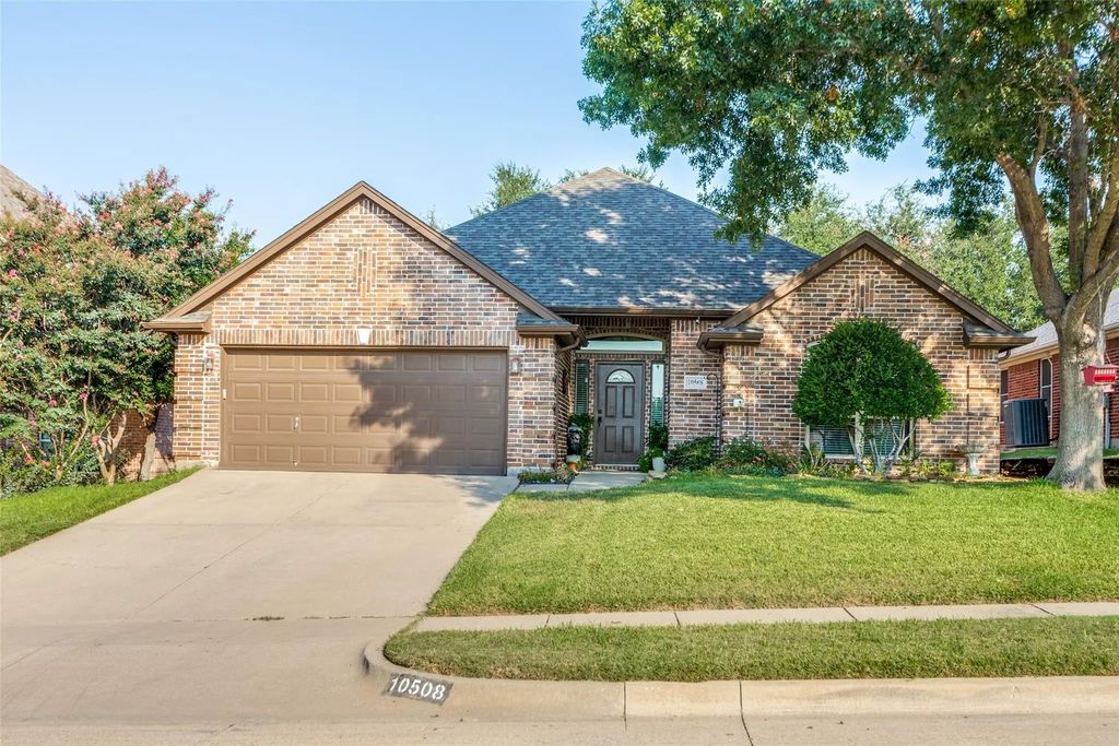 10508 Stonehill Drive, Benbrook