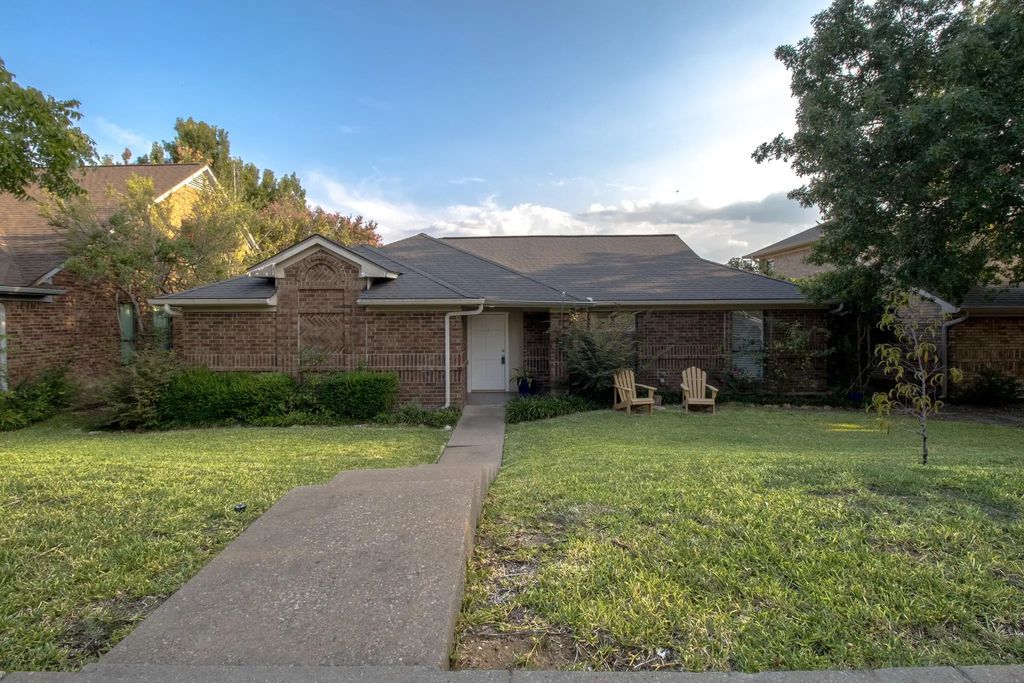 1612 Piedmont Place, Carrollton