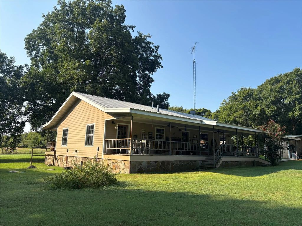 500 S Puryear Street, Saint Jo