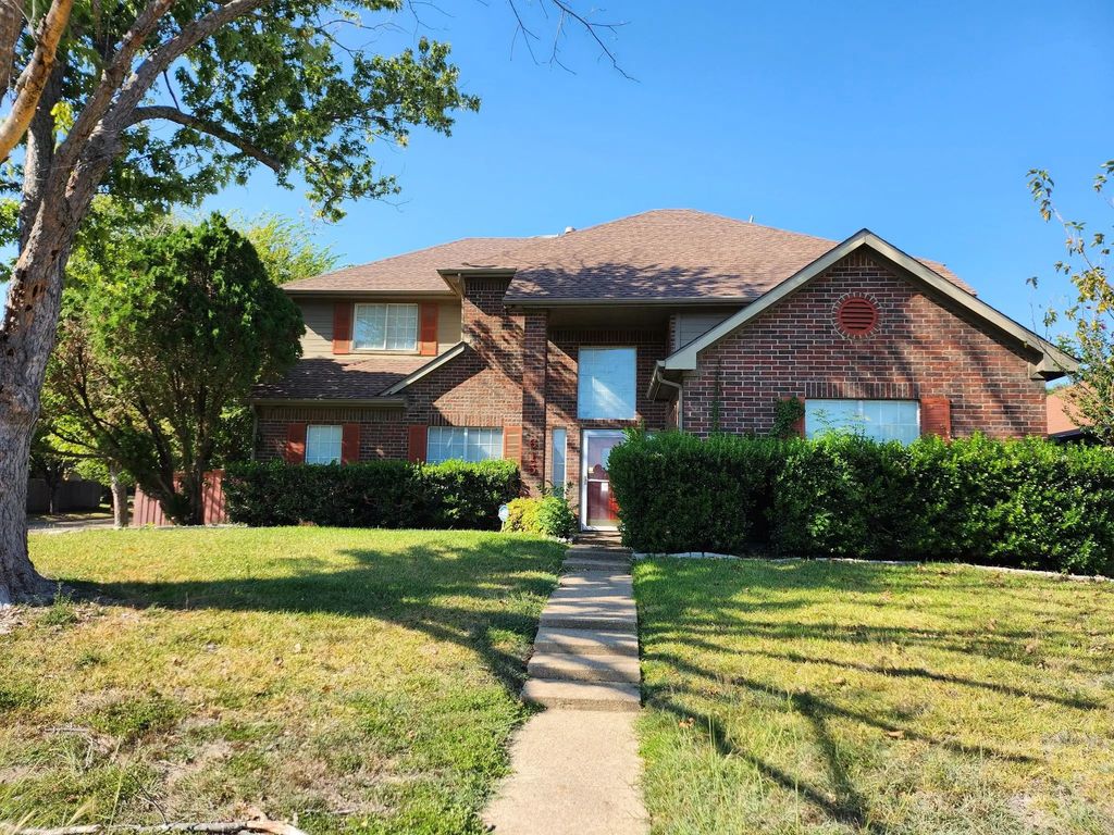 615 Stonefield Lane, Cedar Hill