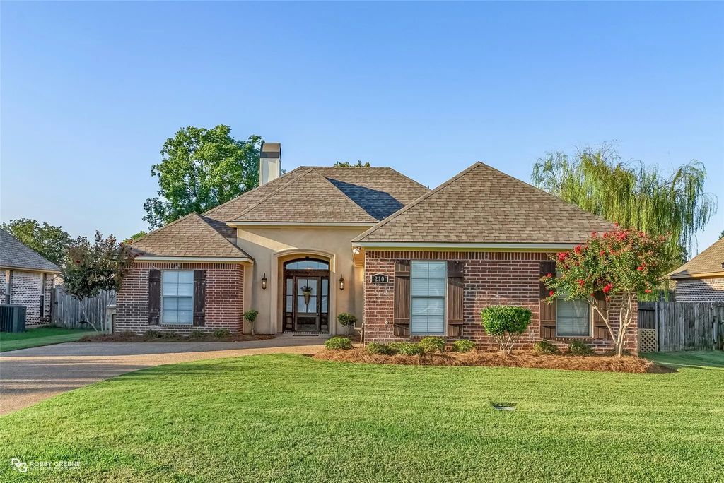 210 Sherwood Drive, Benton