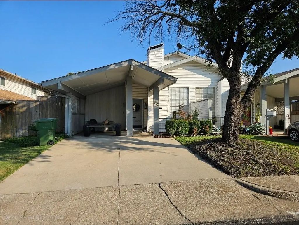 742 Arrowhead Circle, Garland