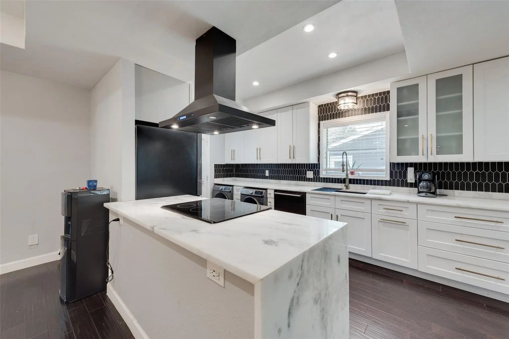 10135 Rockmoor Drive, Dallas