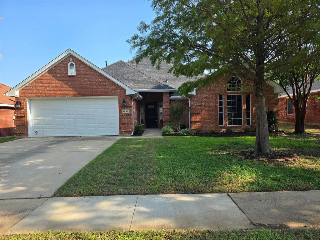 1097 Springhill Drive, Saginaw