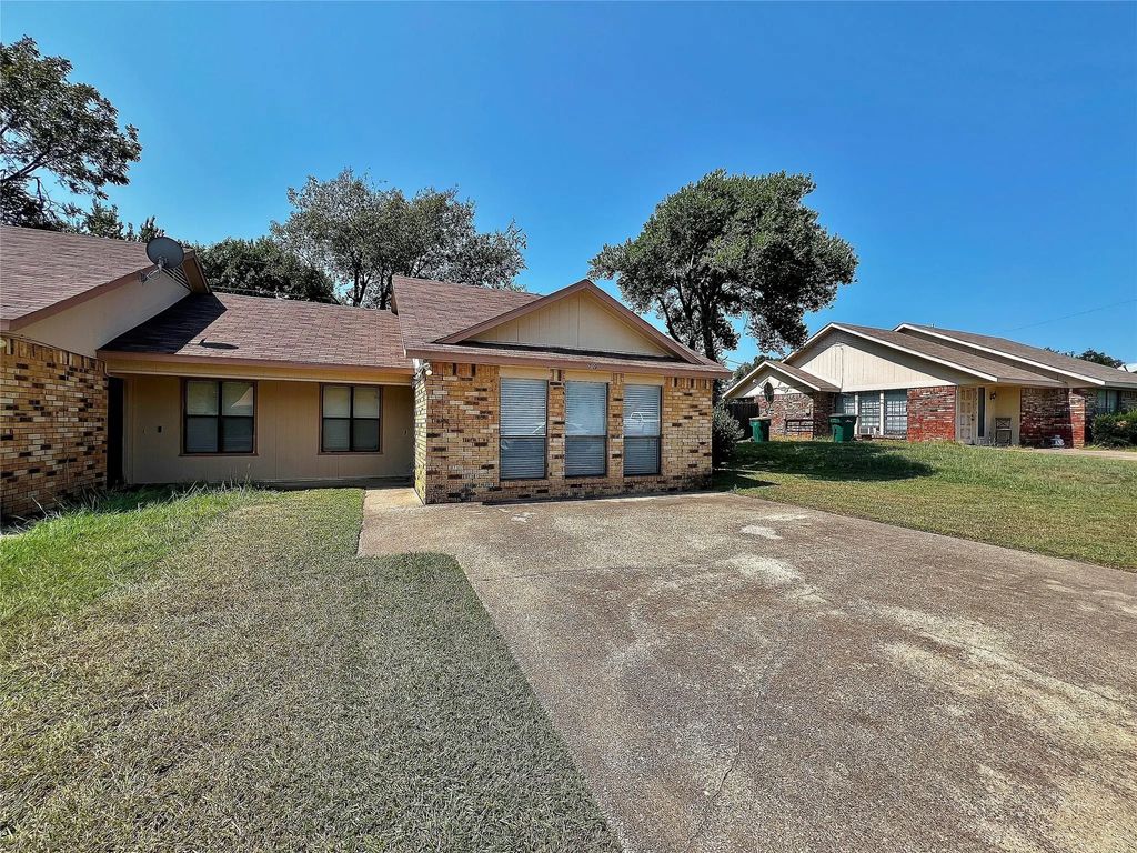 719 Hillcrest Court, Cedar Hill