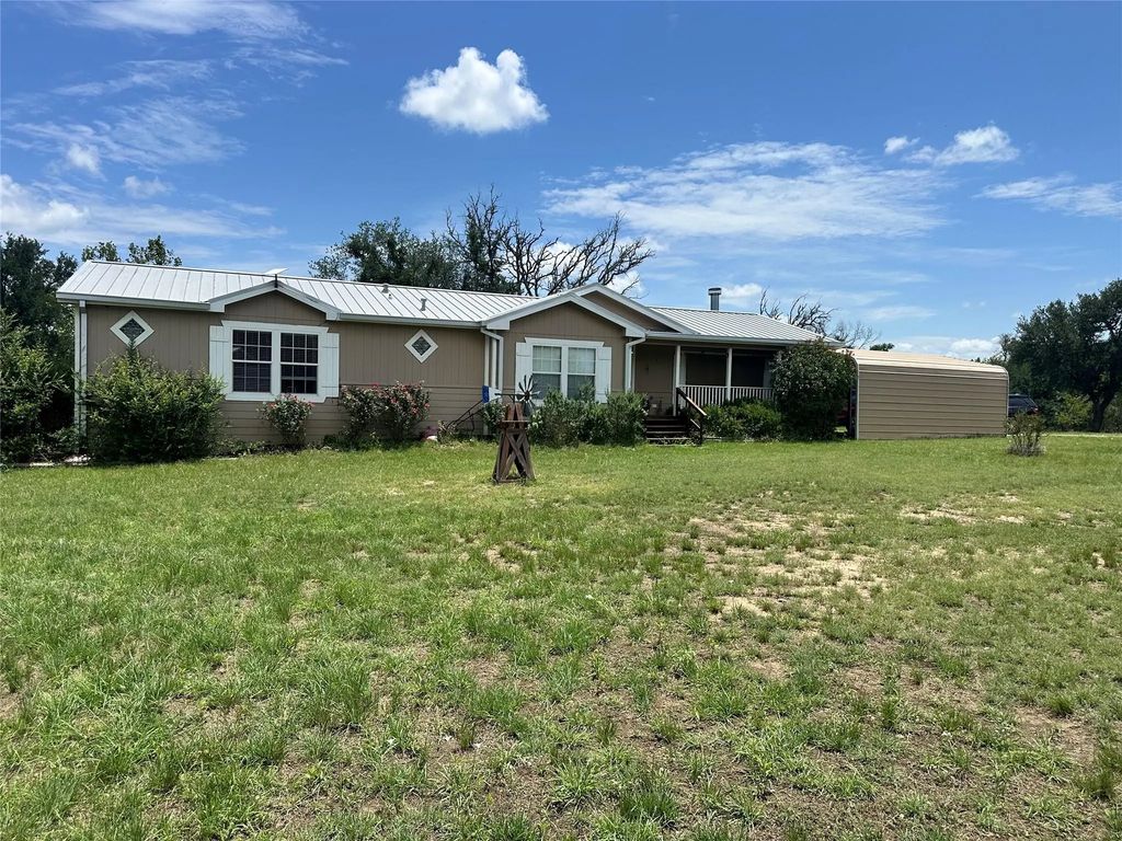 4370 County Road 2699, Lometa