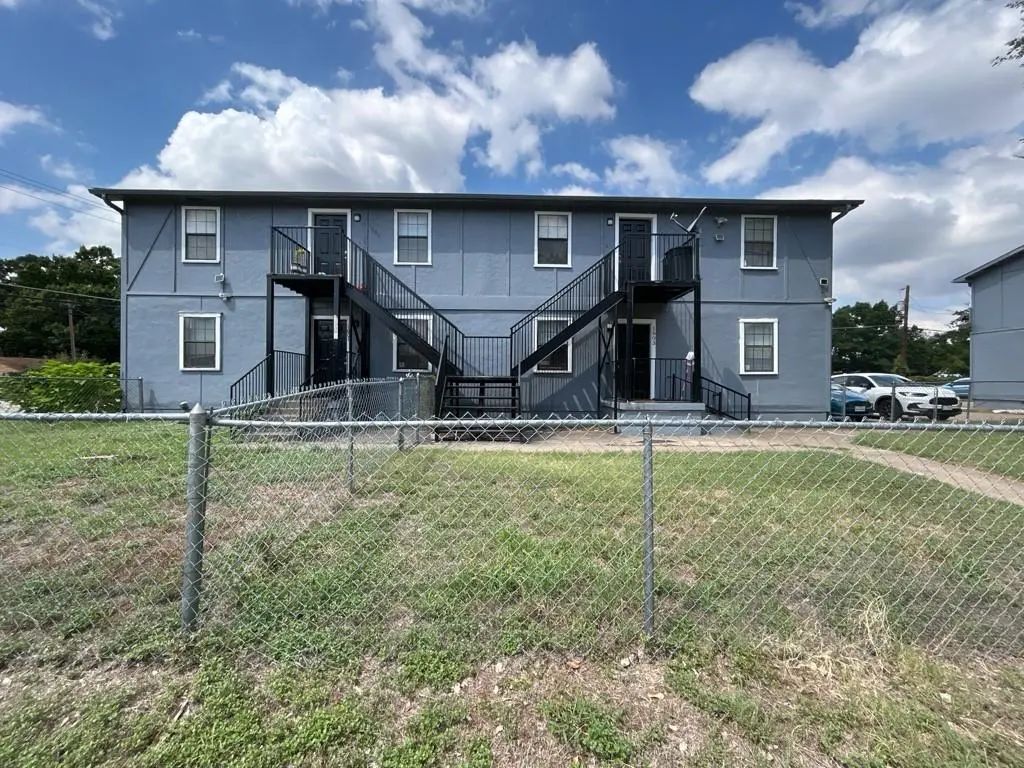 1611 Voirin Road, Irving
