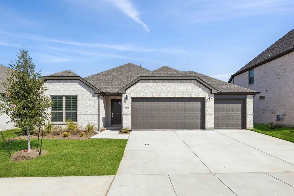 1000 Ocean Breeze Way, Princeton