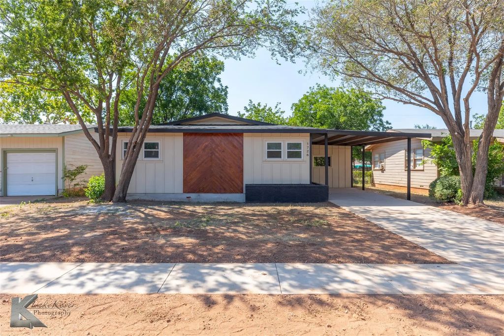 1726 N Mockingbird Lane, Abilene
