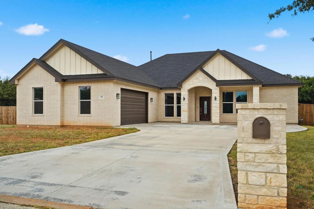 802 Waters Edge Drive, Abilene