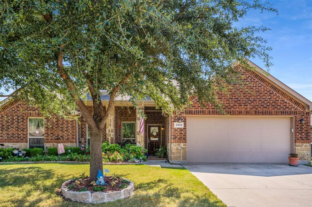 2932 Saddle Creek Drive, Fort Worth